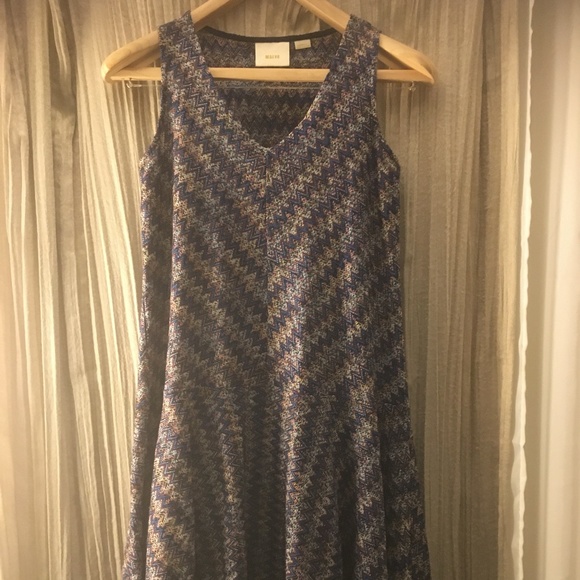 Sleeveless dress - Picture 9 of 10